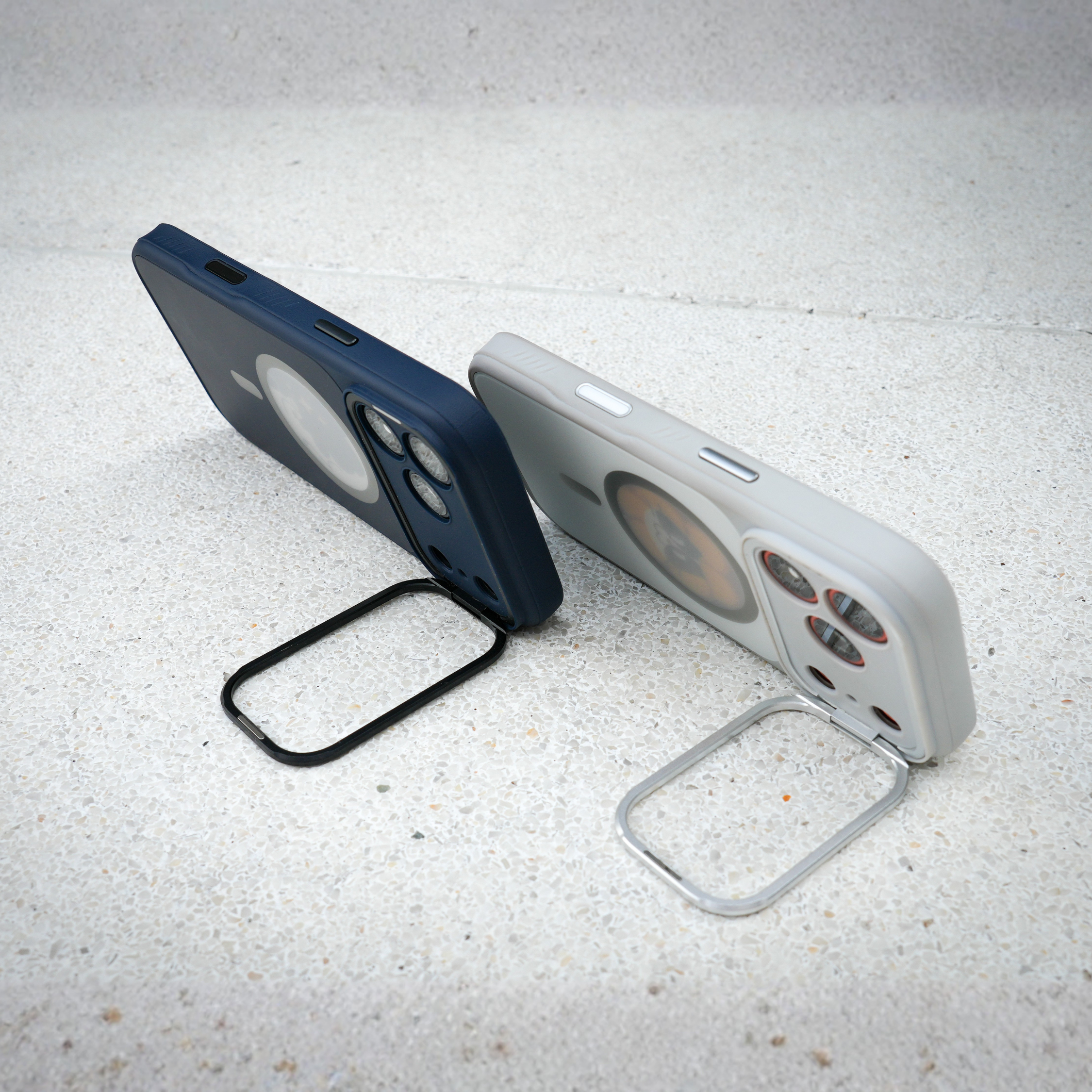 LogCase -C | E-Paper Smartphone Case